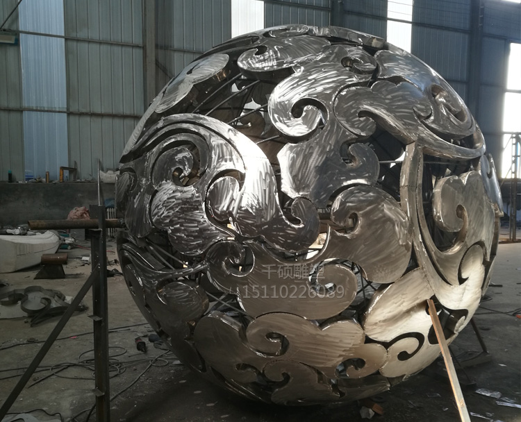 北京顺义不锈钢镂空球雕塑(图2)